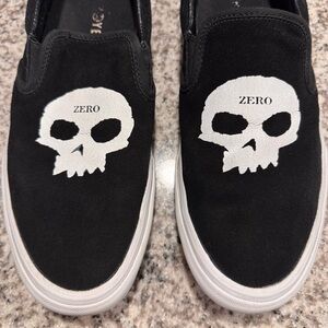 Straye ZERO Skate Ventura Black Skull Slip-On Shoes Men’s Size 10